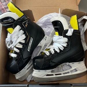Bauer Supreme Skates Size YTH 9. Only worn twice. Comes in the original box.